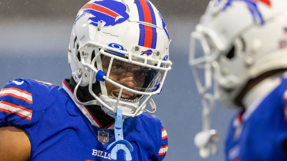 Damar Hamlin durante el calentamiento antes del partido contra los New York Jets en diciembre. Crédito: Jeff Lewis/AP