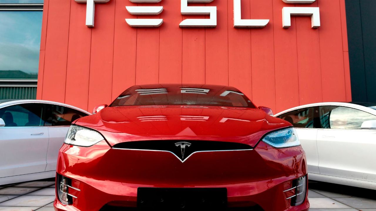 CNNE 1322221 - tesla entrega 1,3 millones de vehiculos en 2022