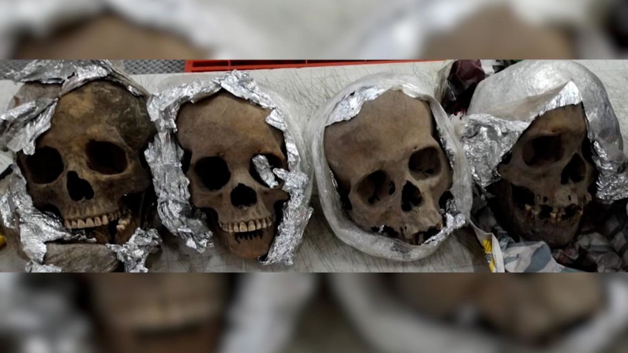 CNNE 1322331 - mexico- hallan aparentes craneos humanos en un envio