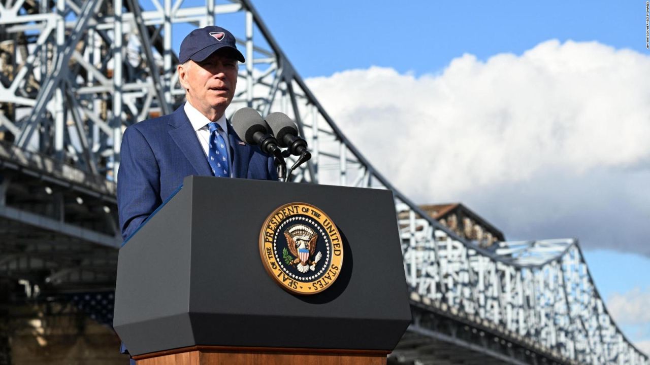 CNNE 1322938 - biden planea visitar la frontera sur en medio de crisis migratoria