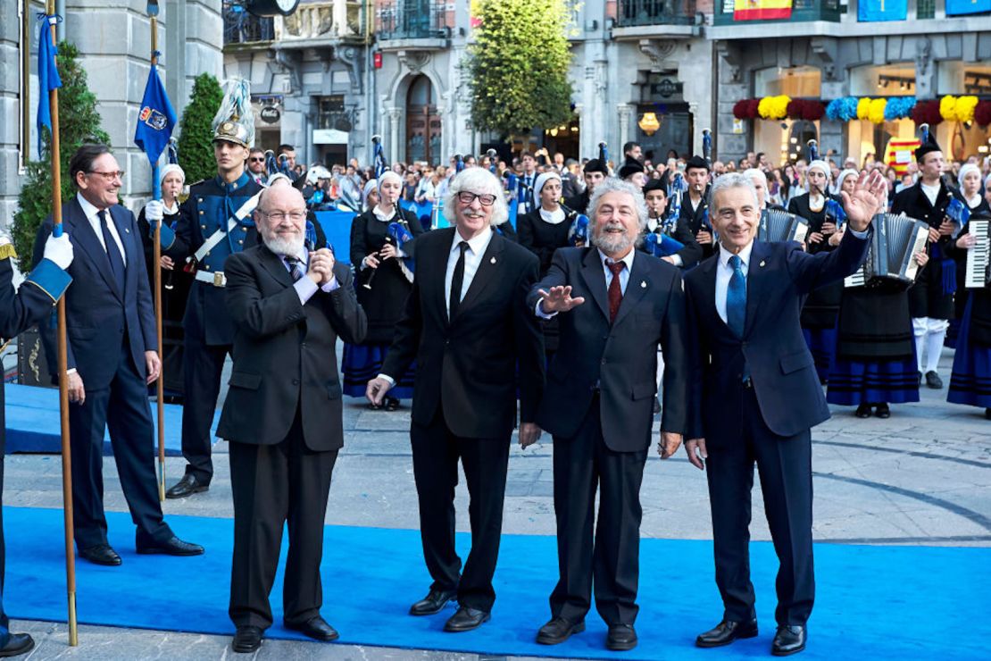 Foto de archivo. En esta foto aparecen los integrantes de Les Luthiers en 2017 al recibir el Premio Princesa de Asturias en una ceremonia en el Teatro Campoamor en Oviedo, España.