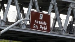 CNNE 1323555 - importante avenida de rio de janeiro se llamara "rey pele"