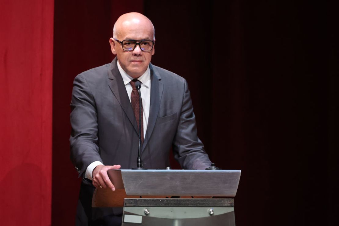 Jorge Rodríguez, presidente de la Asamblea Nacional de Venezuela, habla durante la inauguración del proceso de negociación y diálogo, y la firma del memorando de entendimiento de Venezuela en el Museo Nacional de Antropología el 13 de agosto de 2021 en Ciudad de México, México. Crédito: Héctor Vivas/Getty Images