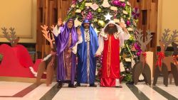 CNNE 1323767 - vale la pena el esfuerzo de los reyes magos para ver felices a los ninos