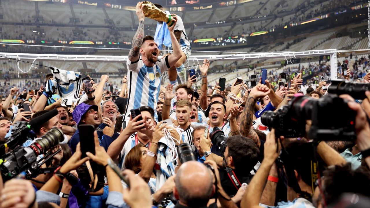 CNNE 1323774 - la copa del mundo que levanto messi es una replica