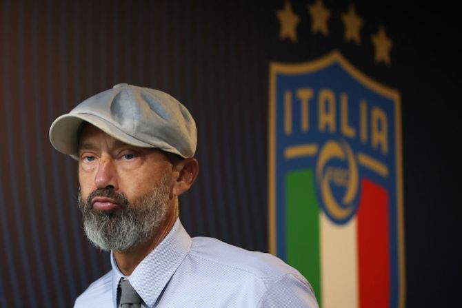 El gran futbolista italiano Gianluca Vialli murió a los 58 años el 6 de enero tras una batalla contra el cáncer de páncreas.