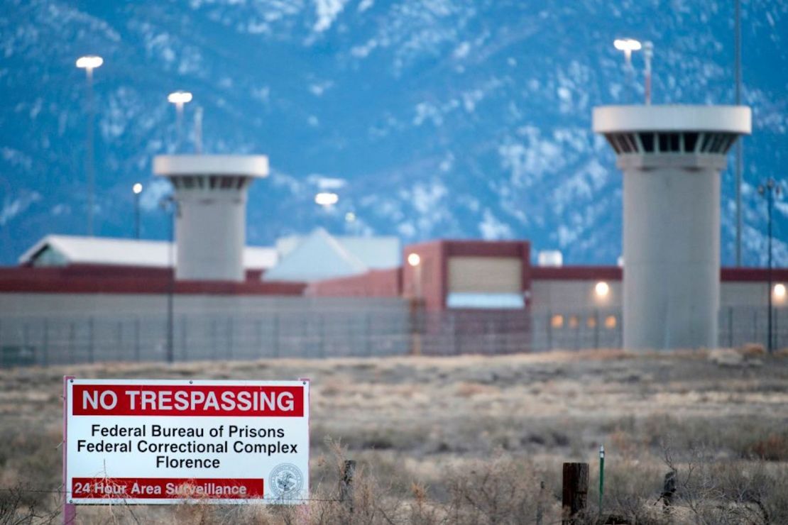 Esta foto tomada el 13 de febrero de 2019 muestra una vista de la Instalación Máxima Administrativa Penitenciaria de los Estados Unidos, también conocida como ADX, en Florence, Colorado.