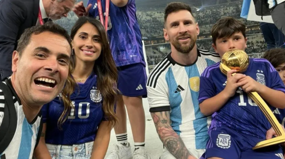 Nicolás Alessandro junto a Antonella Roccuzzo y Lionel Messi.