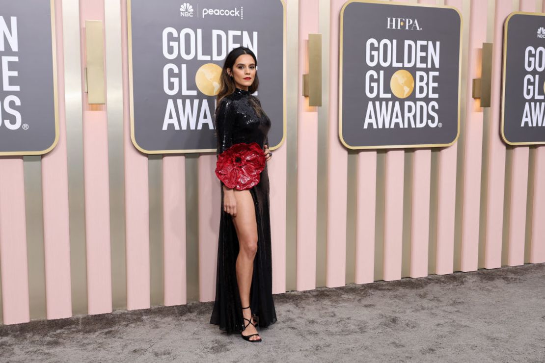 Sepideh Moafi, actriz y cantante iraní-estadounidense, en los Premios Globo de Oro 2023.