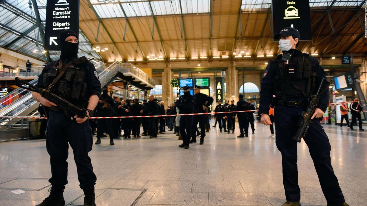 CNNE 1328981 - ¿a que esta vinculado el ataque en estacion central en paris?