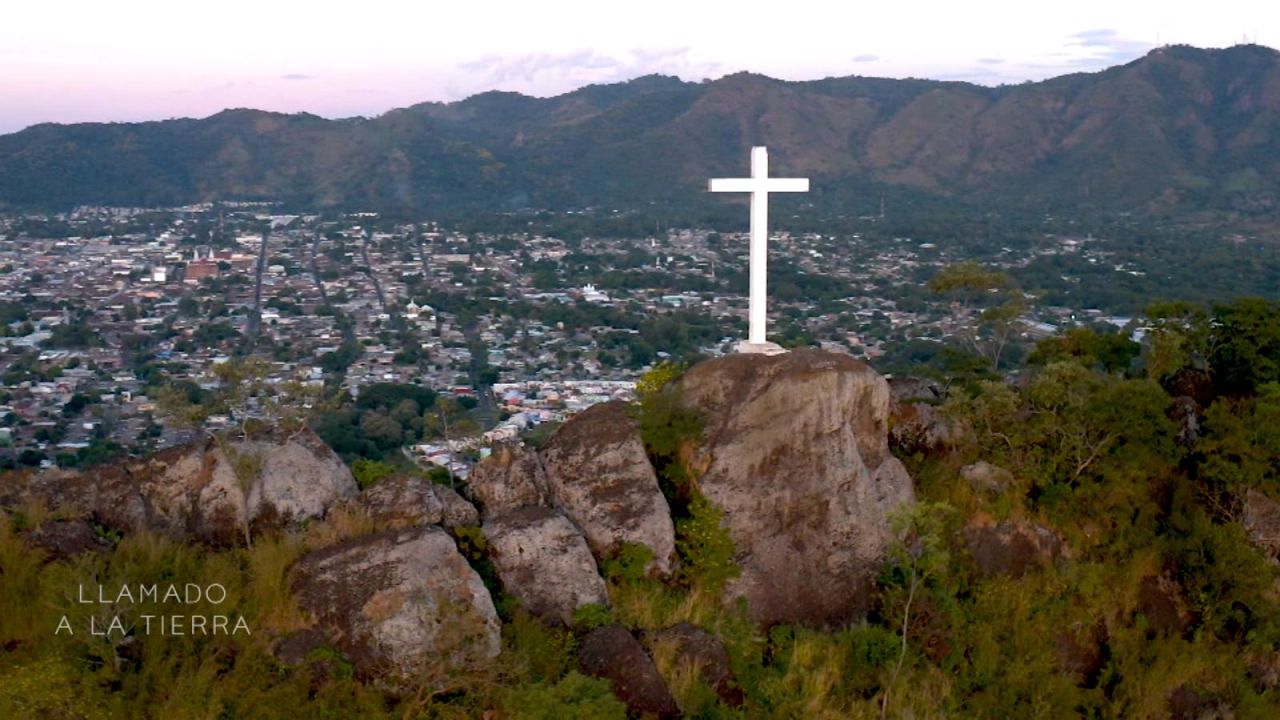 CNNE 1329187 - joven lidera proyecto para reforestar bosques en el salvador