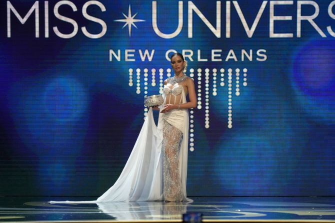 Miss Tailandia, Anna Sueangam-Iam.
