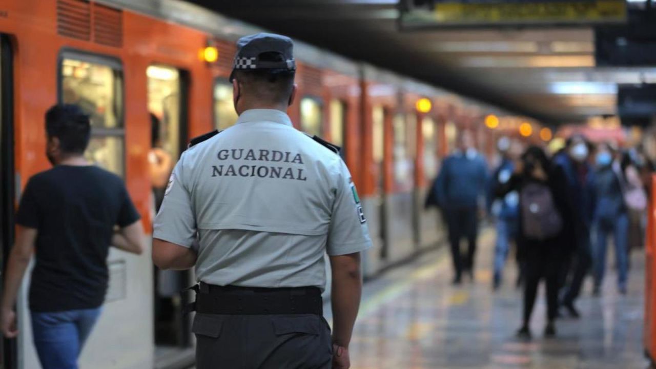 CNNE 1329789 - guardia nacional vigila el metro de ciudad de mexico