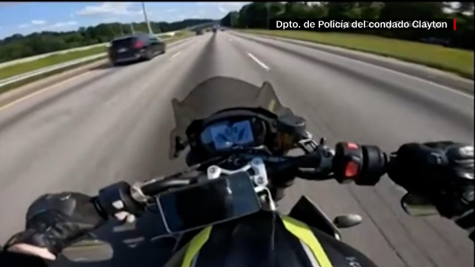 Motociclista que protagonizó persecución policial fue atrapado por sus  propios videos