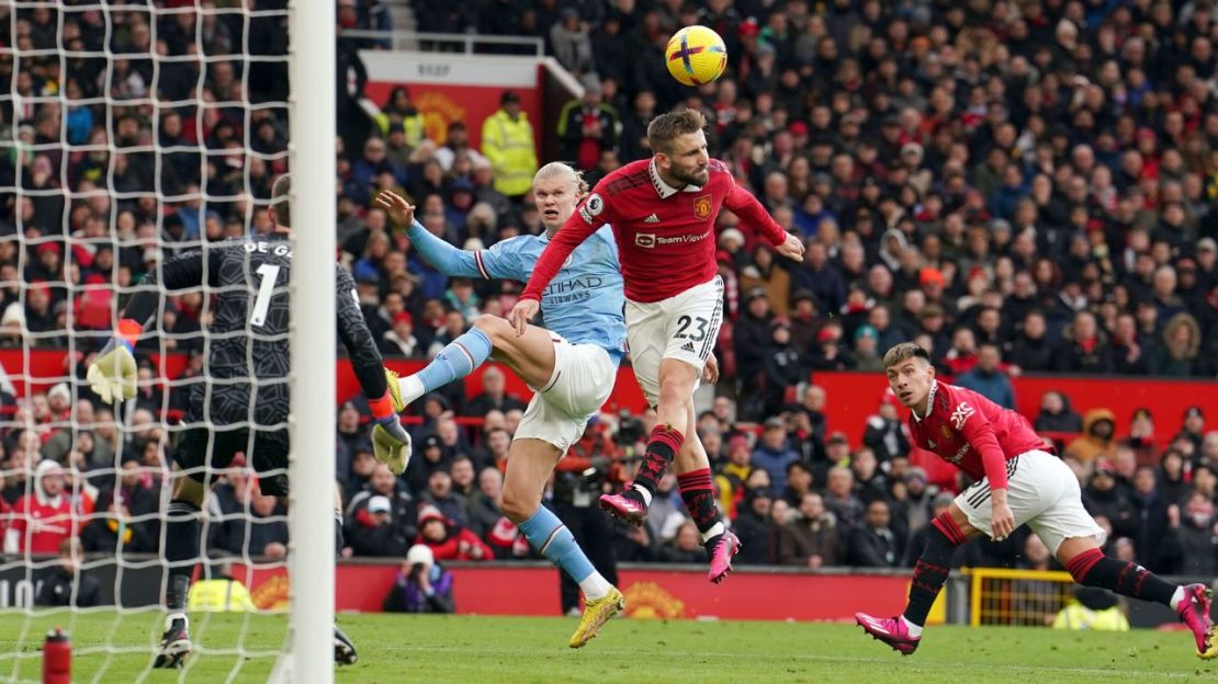 Luke Shaw ha estado impresionante jugando en una posición más desconocida.