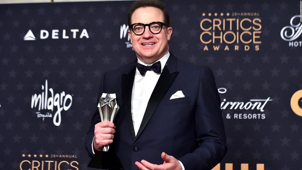 CNNE 1331133 - brendan fraser da un emotivo discurso en los critics choice awards