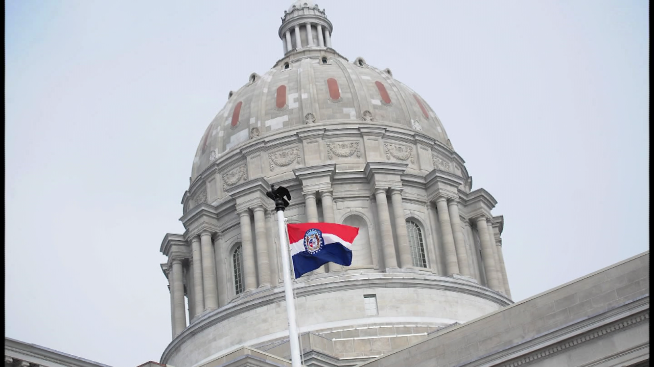 CNNE 1331312 - la camara de representantes de missouri endurece sus reglas de vestimenta