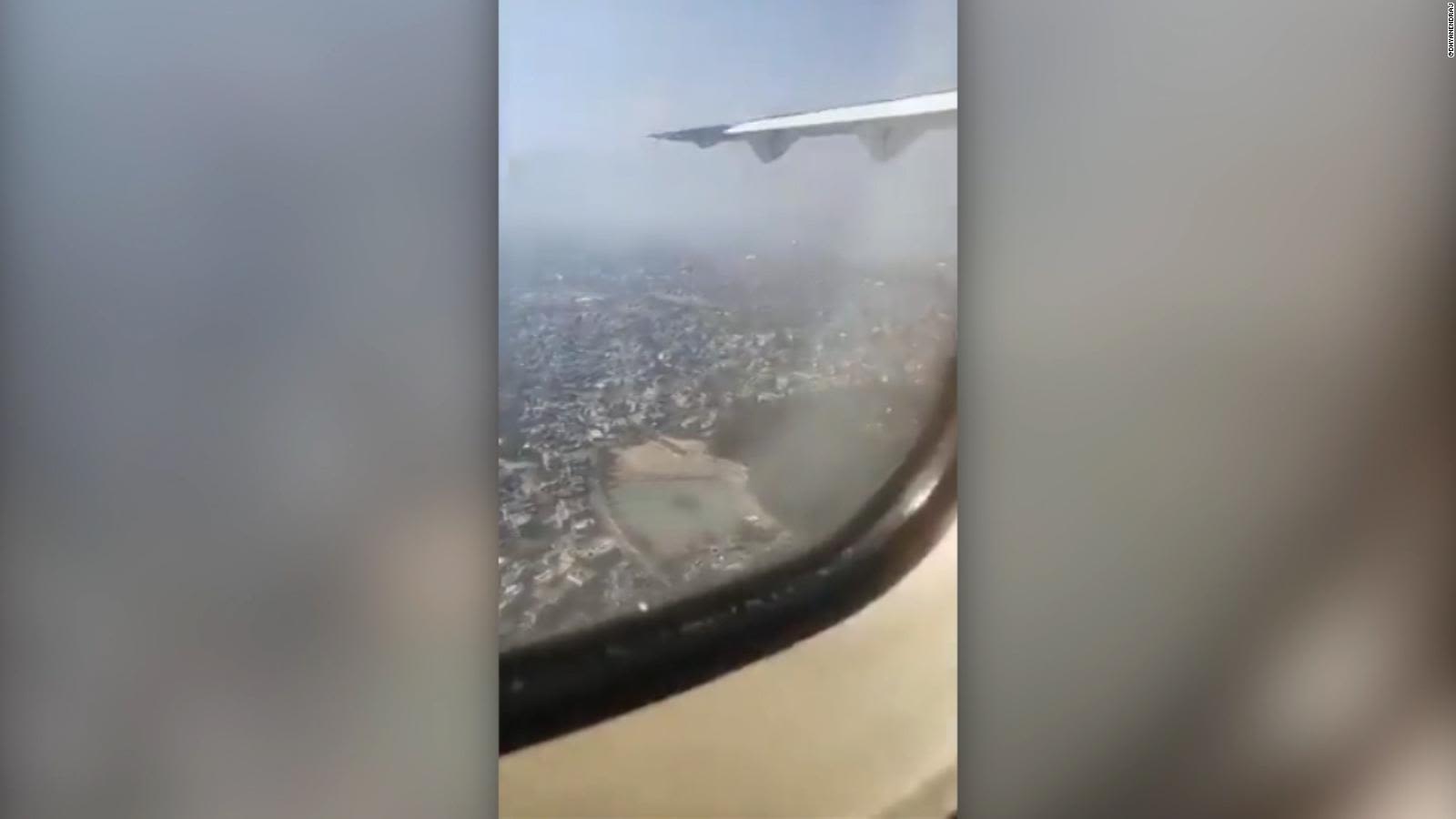 Video estremecedor: pasajero a bordo del avión de Nepal graba el momento  exacto del accidente