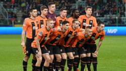 CNNE 1332039 - el shakhtar donetsk y su apoyo a los soldados ucranianos