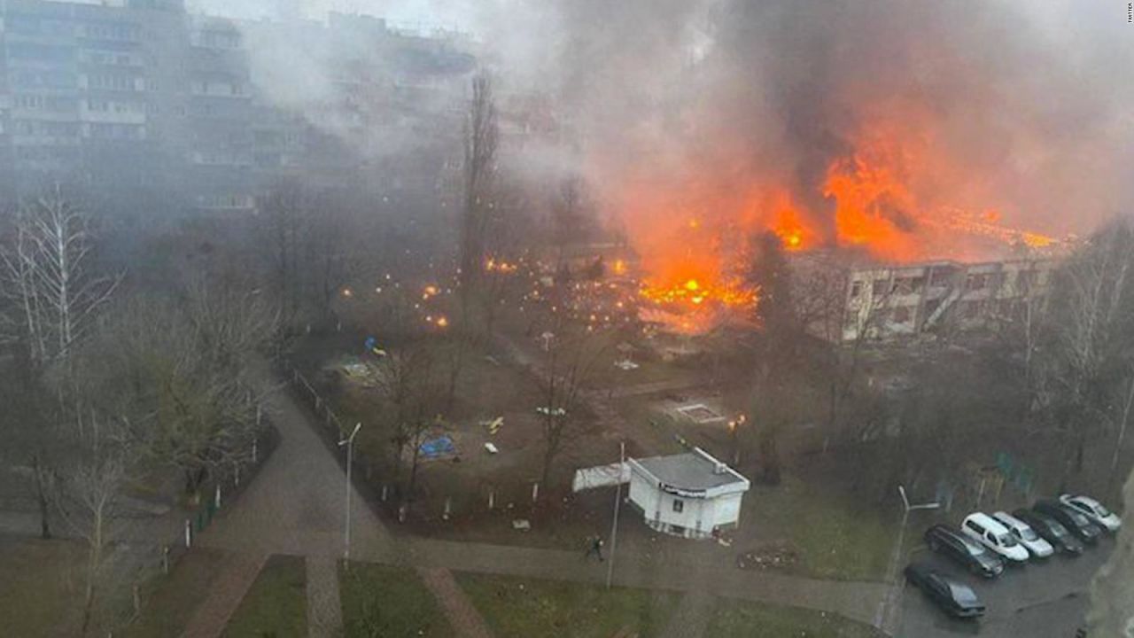 CNNE 1332284 - accidente de helicoptero en ucrania deja 17 muertos