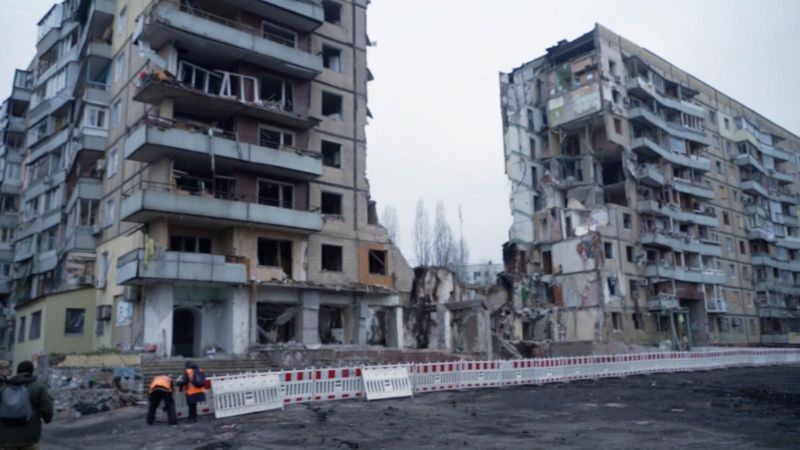 Dnipro llora a sus muertos: 45 fallecidos en uno de los ataques más brutales desde el inicio de la guerra en ucrania | cnn