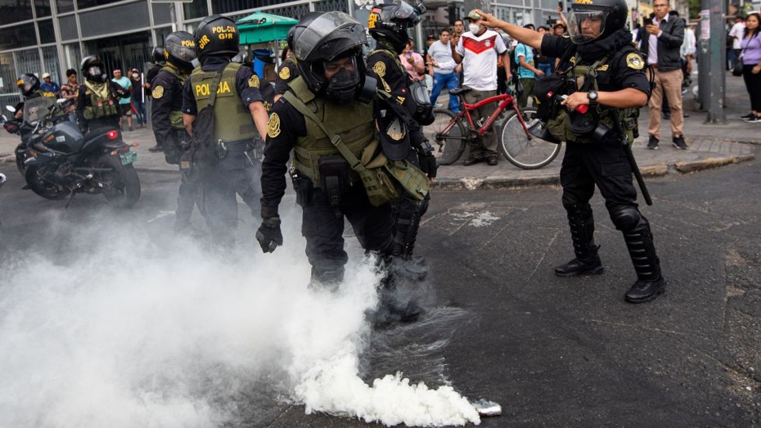 La policía en Lima este miércoles.