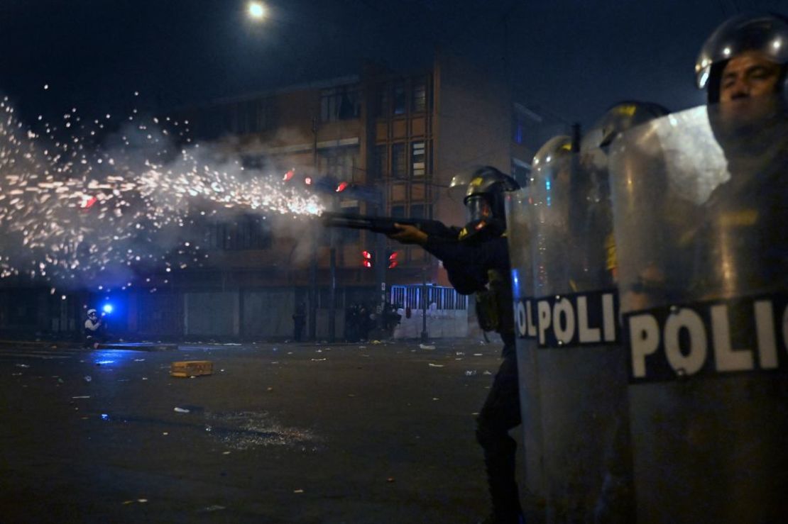 CNNE 1333915 - peru-politics-protest