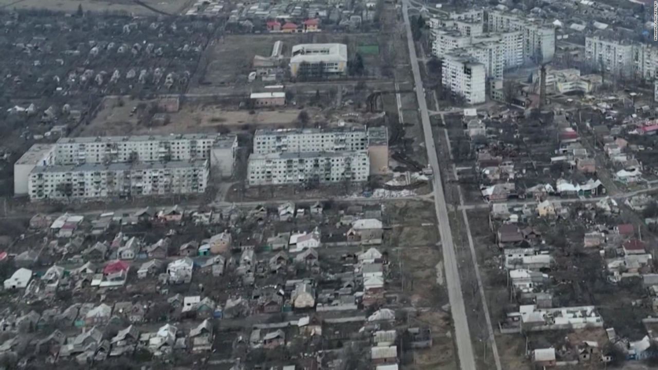 CNNE 1334707 - imagenes aereas muestran a la devastada ciudad de bajmut, ucrania