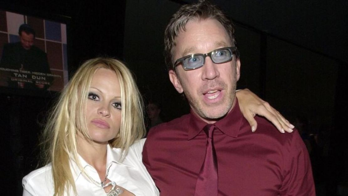 Pamela Anderson y Tim Allen en 2001.