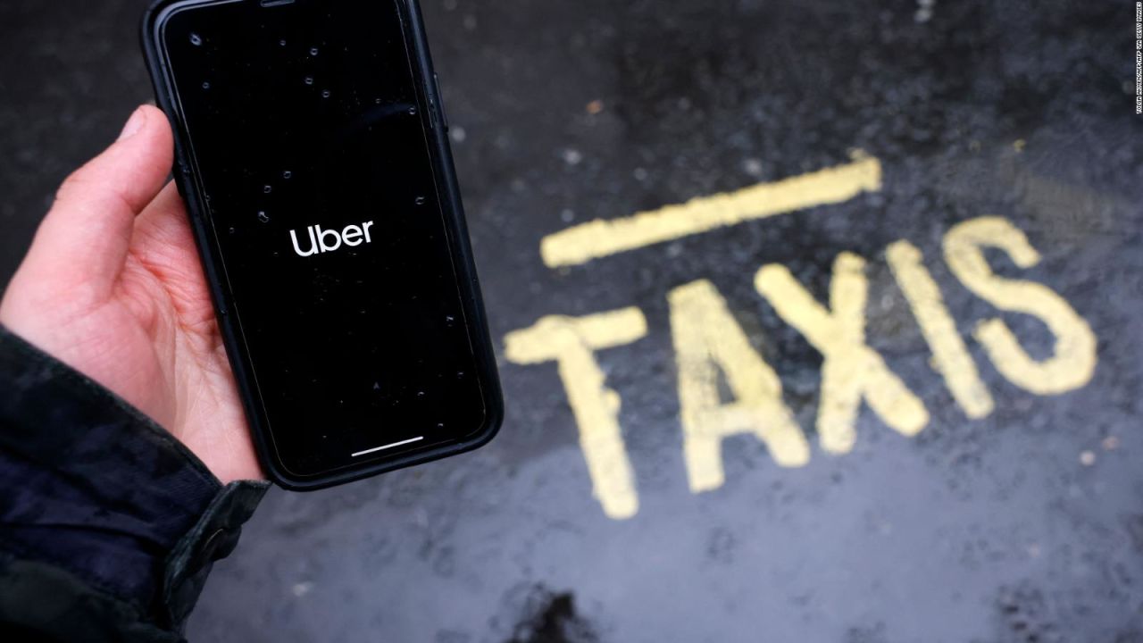 CNNE 1334857 - uber vs- taxistas locales en cancun alerta a los turistas