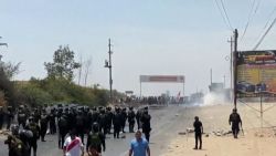 CNNE 1336279 - bloqueos habrian provocado la muerte de un bebe en peru