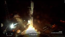 CNNE 1336671 - asi fue el lanzamiento de 56 satelites starlink de spacex