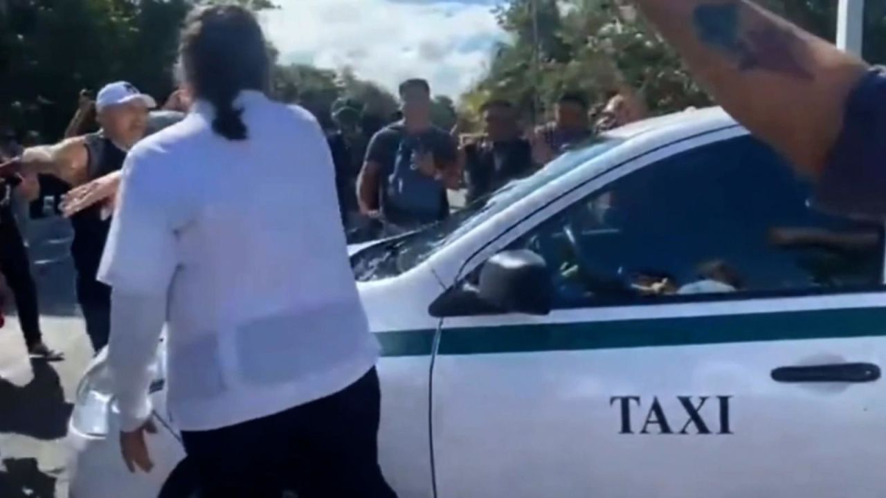 CNNE 1337438 - el testimonio de 2 personas afectadas por rina entre taxistas y uber en cancun