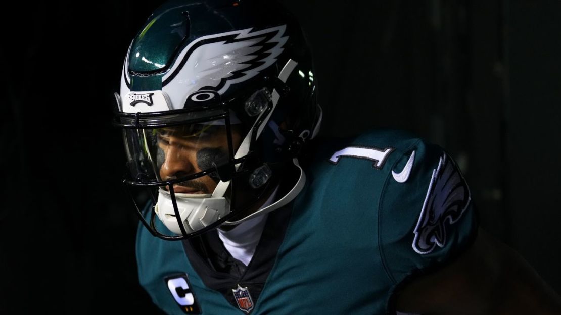 Jalen Hurts ha tenido una temporada impresionante llevando a los Eagles al juego por el Campeonato de la NFC.