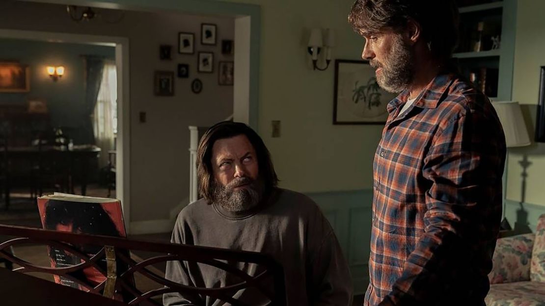 Nick Offerman y Murray Bartlett en el tercer episodio de "The Last of Us" de HBO.