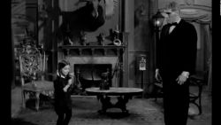 CNNE 1338208 - mira bailar a lisa loring, la primera actriz en interpretar a wednesday addams