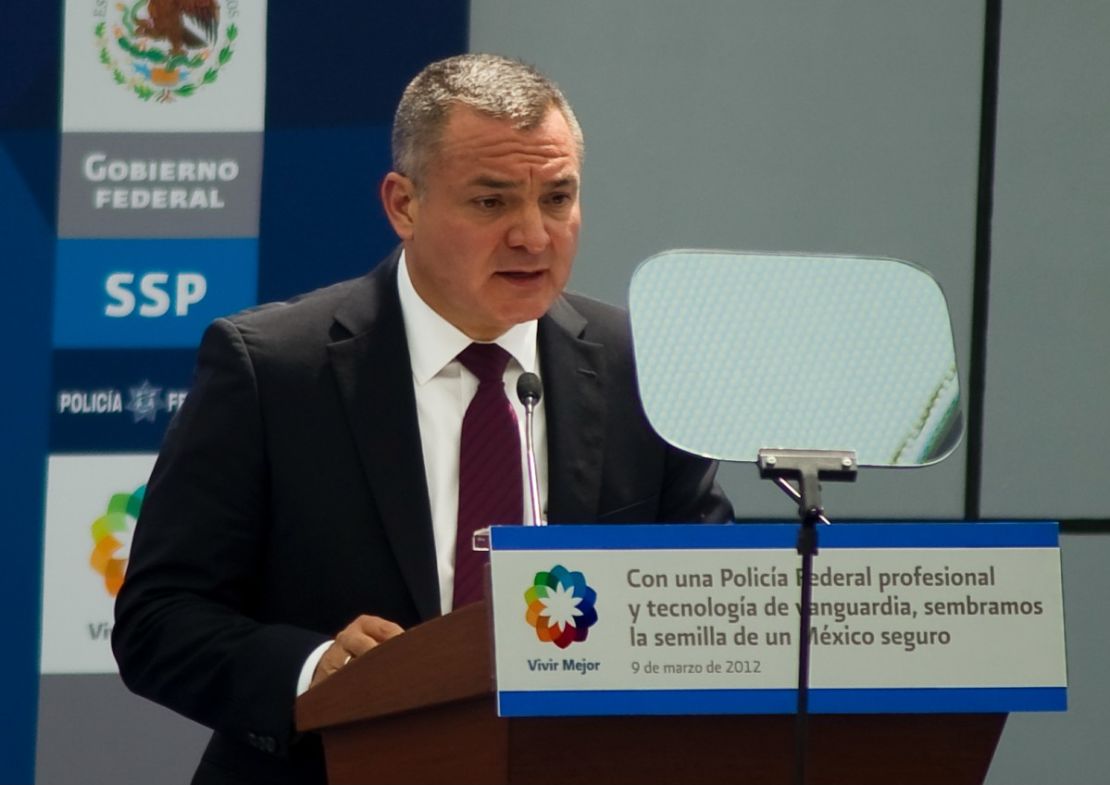 El entonces secretario de Seguridad Pública de México, Genaro García Luna, habla durante la inauguración de la división científica de la ahora extinta Policía Federal, el 9 de marzo de 2012 en la Ciudad de México.