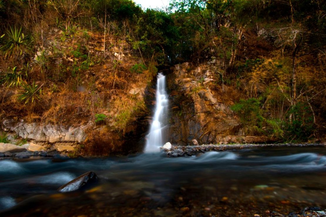 Vista de una cascada en Los Santos, provincia de San José, Costa Rica el 12 de marzo de 2019.