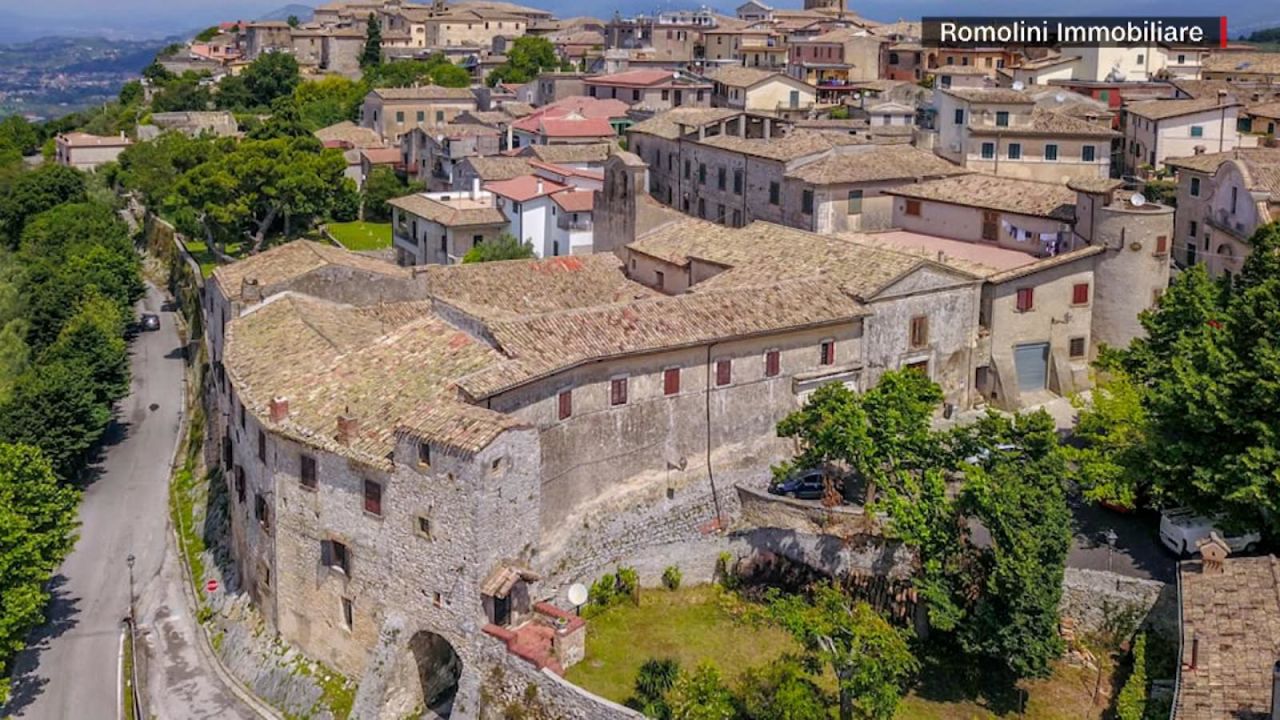 CNNE 1339904 - monasterios y abadias medievales salen a la venta en italia