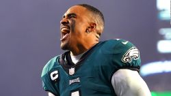 CNNE 1341100 - jalen hurts podria hacer historia en este super bowl