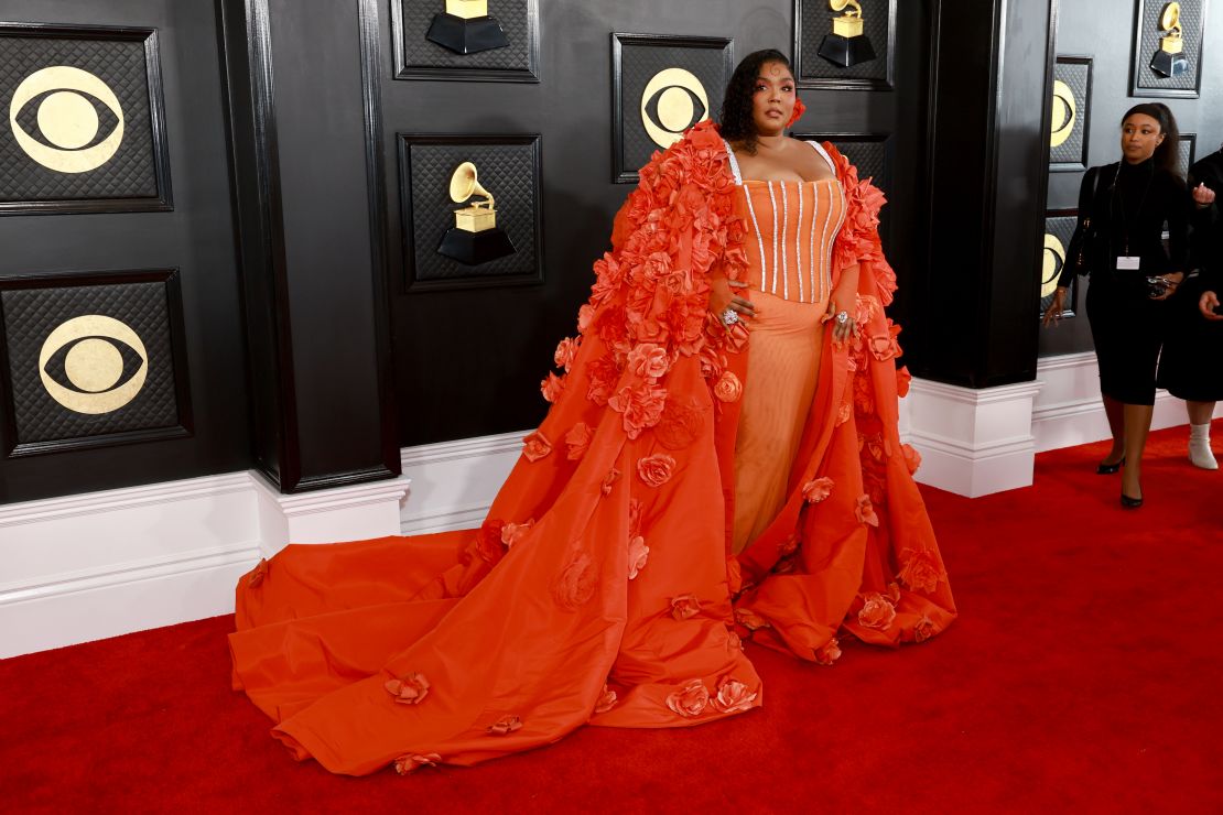 CNNE 1341390 - 65th grammy awards - arrivals