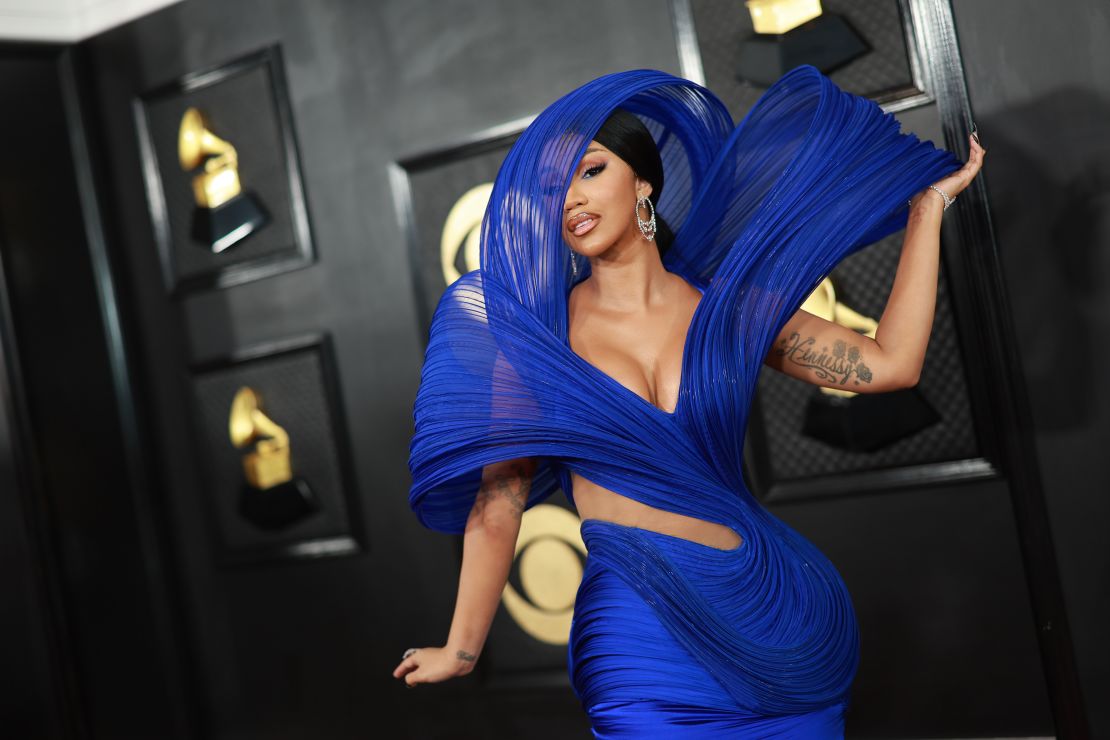 CNNE 1341455 - 65th grammy awards - arrivals