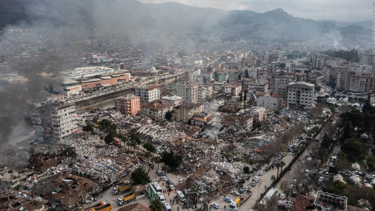 CNNE 1342722 - avanza la busqueda de supervivientes por el terremoto que sacudio medio oriente