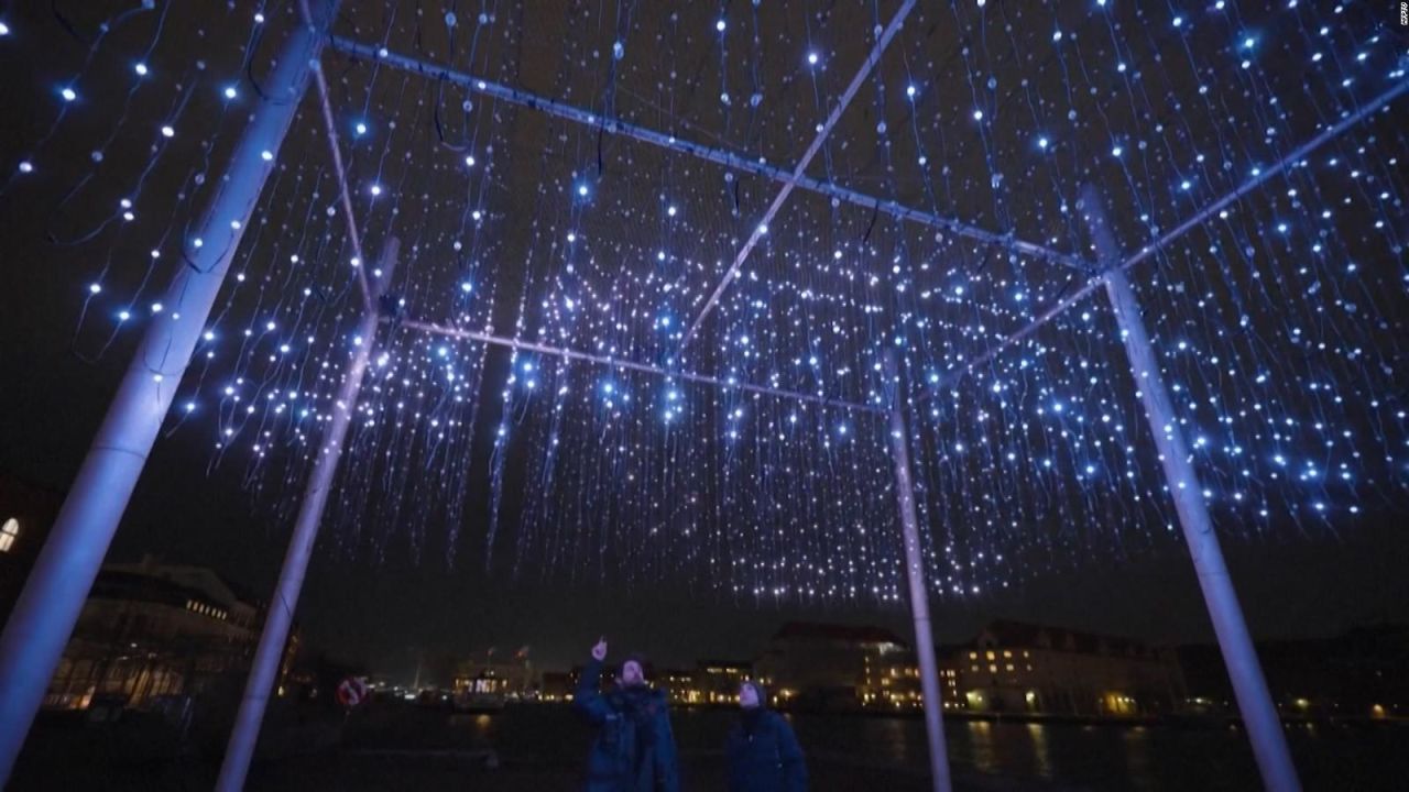 CNNE 1342769 - mira el espectaculo del festival de luces en copenhague