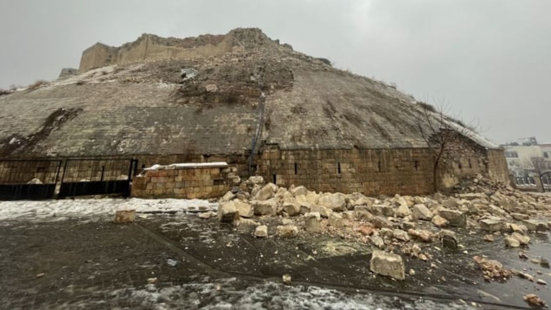 Vista del Castillo de Gaziantep, en Turquía, que sufrió daños por el devastador terremoto del 6 de febrero de 2023. Crédito: Mehmet Akif Parlak/Anadolu Agency/Getty Images