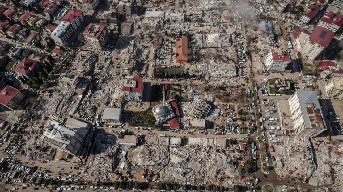 Foto aérea que muestra la destrucción en el centro de la ciudad de Kahramanmaras el 9 de febrero. IHA vía AP