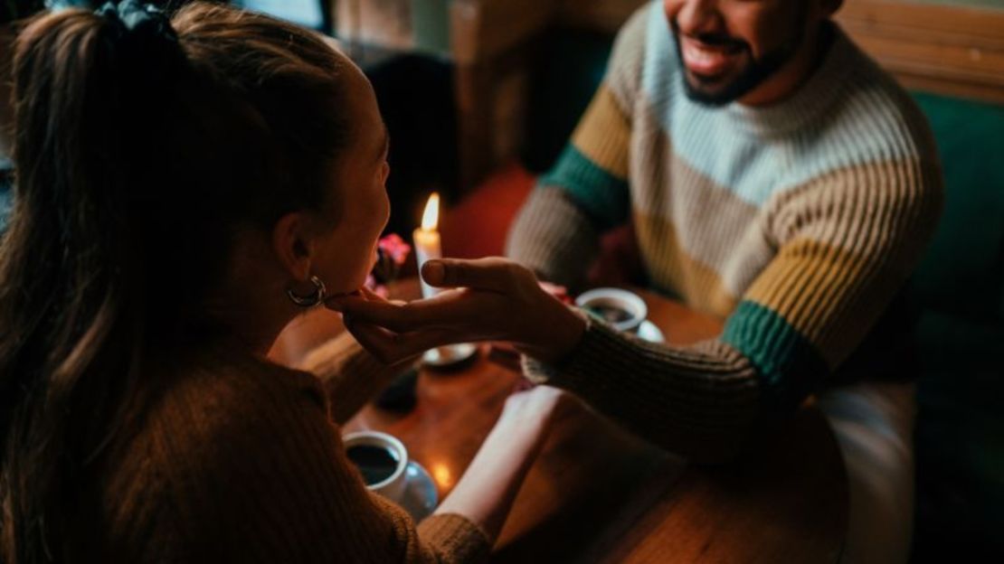 Expresar gratitud a una pareja puede ser una forma de reavivar un romance y fortalecer una relación.