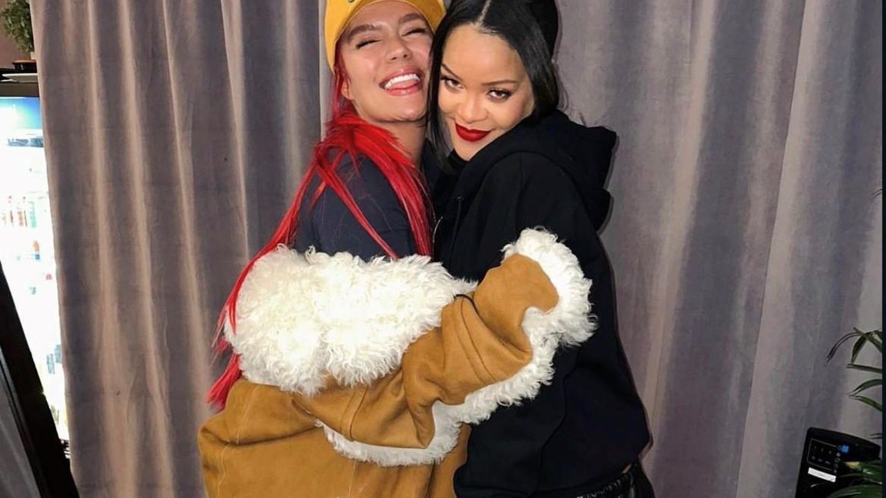 Karol G y Rihanna se conocieron y terminaron hablando en español