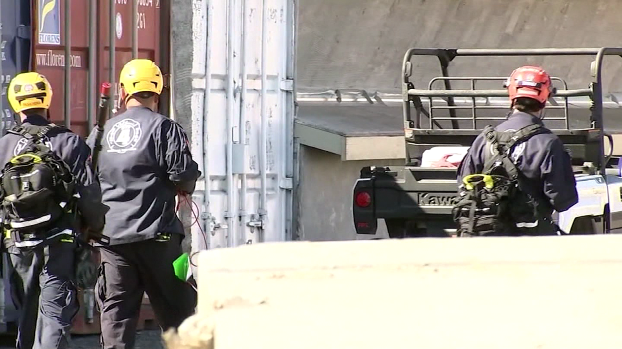 CNNE 1346044 - mira como se entrenan bomberos contra terremotos en los angeles