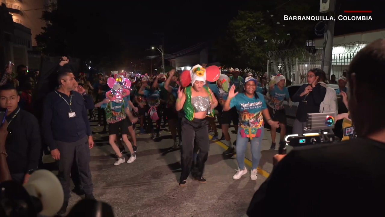 CNNE 1348004 - bailando en las calles, veronica alcocer se une al carnaval de barranquilla